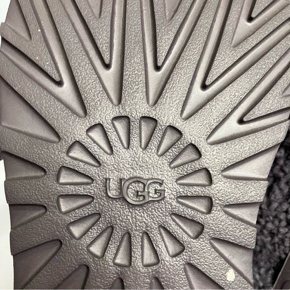 UGG Fluffita platform slip on sandals women’s size 8 purple casual trendy Sherpa - Picture 8 of 9